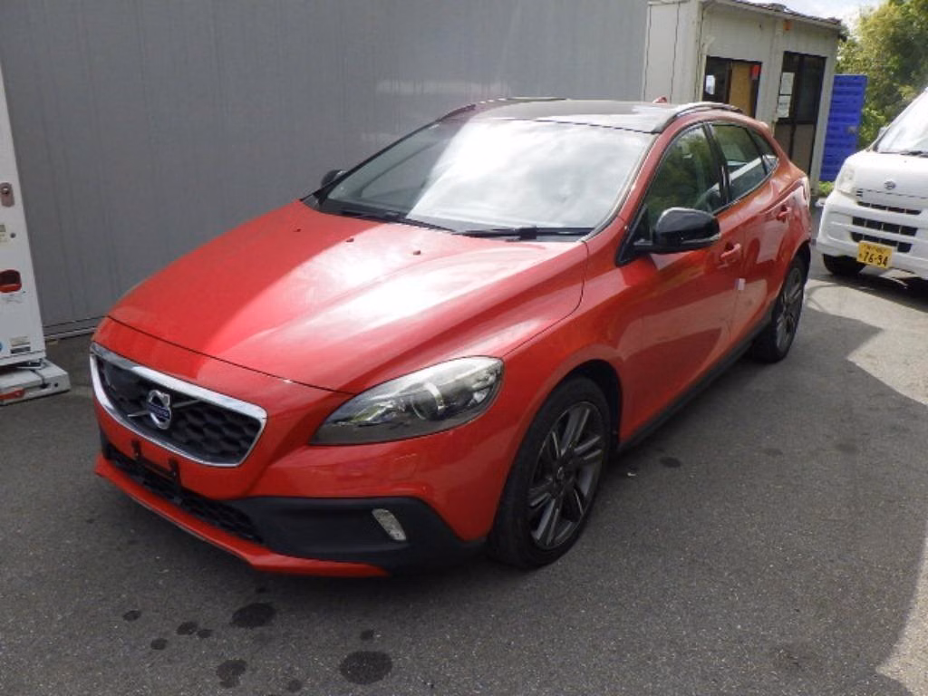 VOLVO V40