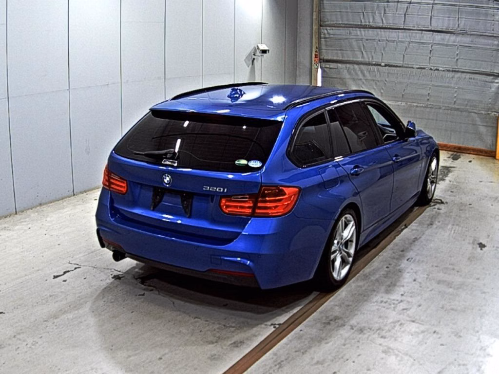 BMW 3-SERIES