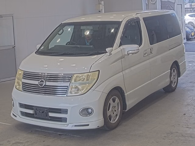 NISSAN ELGRAND