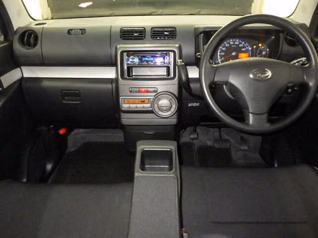 DAIHATSU MOVE CONTE