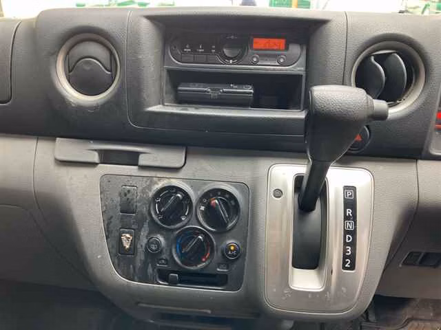 NISSAN NV350 CARAVAN