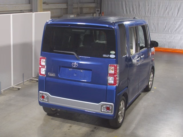 TOYOTA PIXIS MEGA