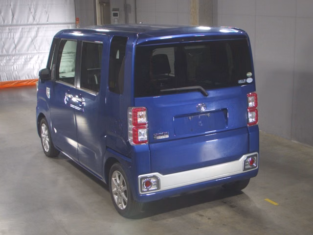 TOYOTA PIXIS MEGA