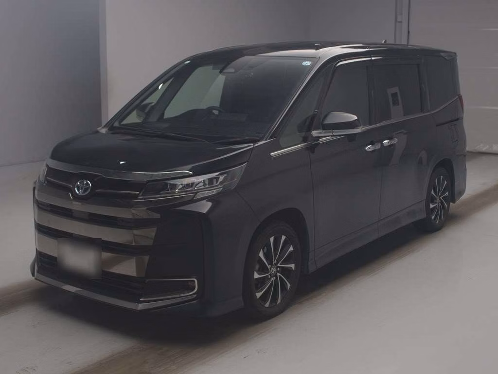 TOYOTA NOAH