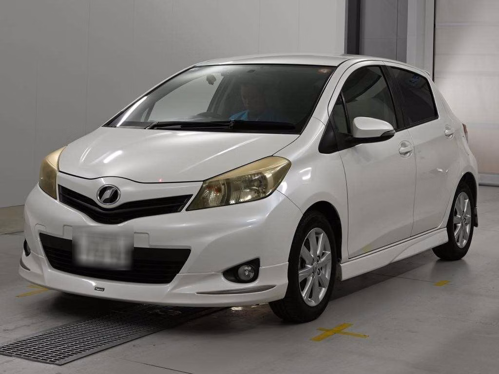 TOYOTA VITZ