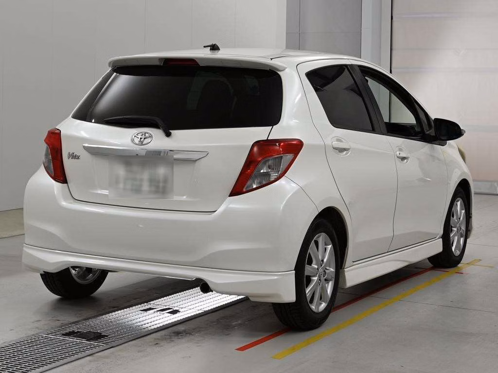 TOYOTA VITZ