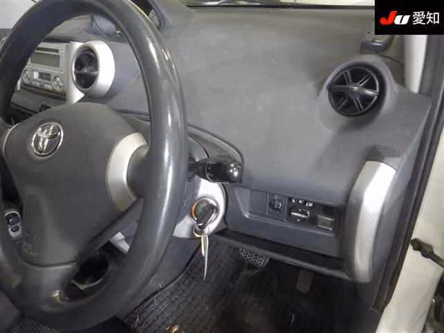 TOYOTA IST