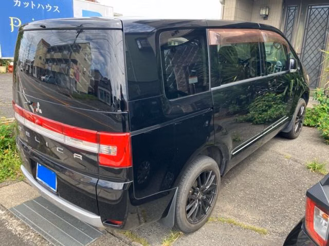 Mitsubishi Delica D:5