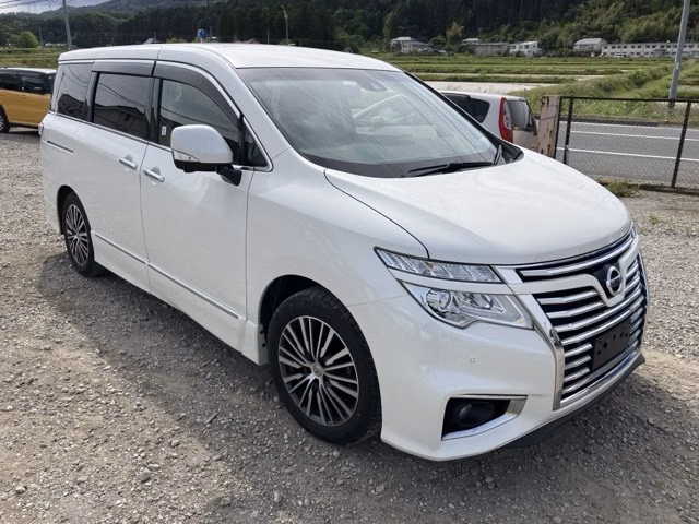 NISSAN ELGRAND