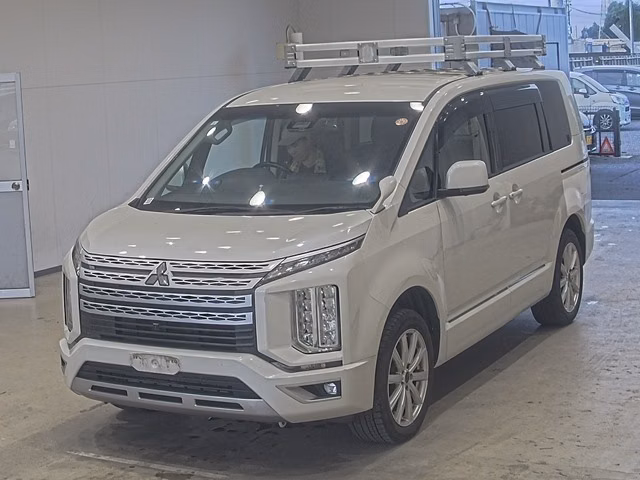 MITSUBISHI DELICA D:5
