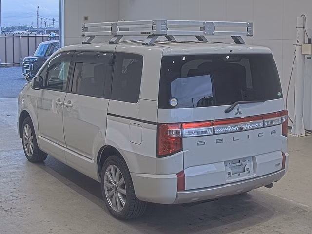 MITSUBISHI DELICA D:5