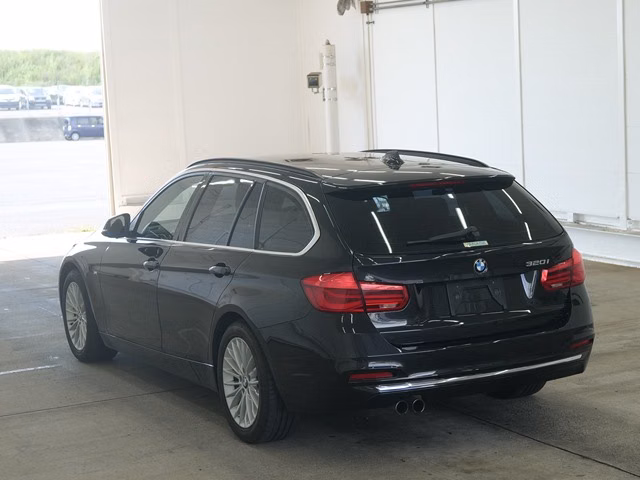 BMW 3-SERIES