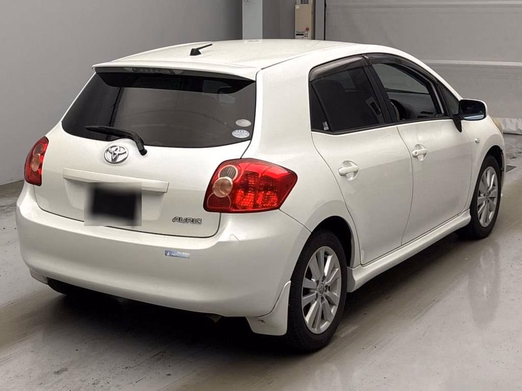 TOYOTA AURIS