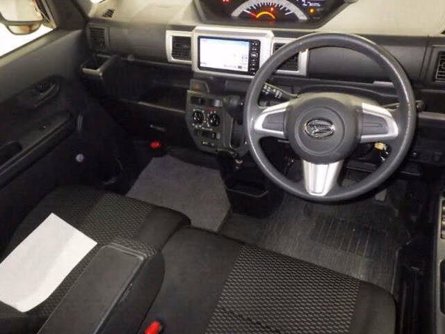 DAIHATSU WAKE