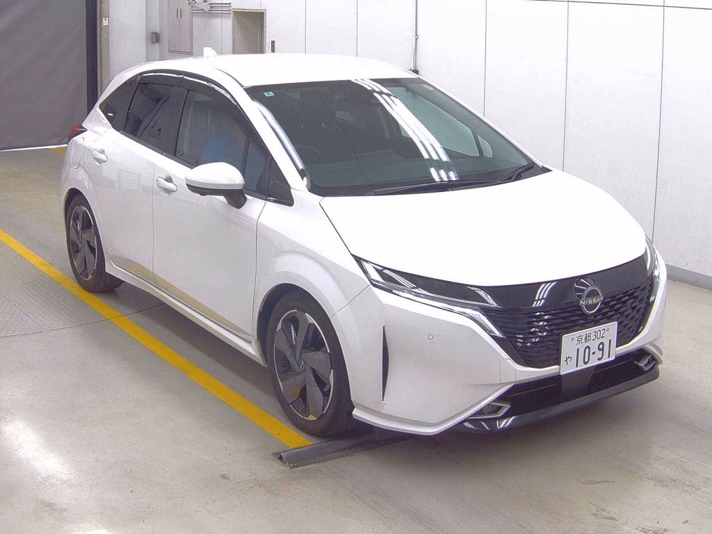 NISSAN AURA