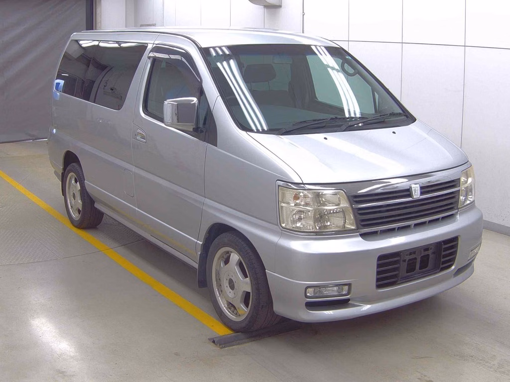 NISSAN ELGRAND