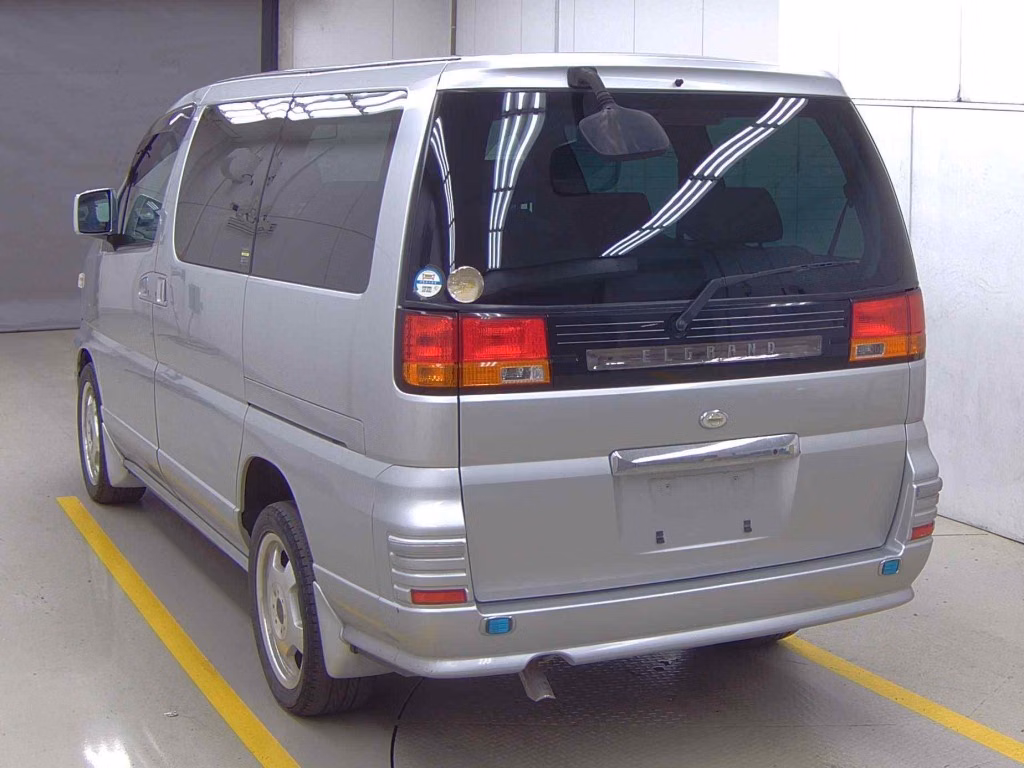 NISSAN ELGRAND