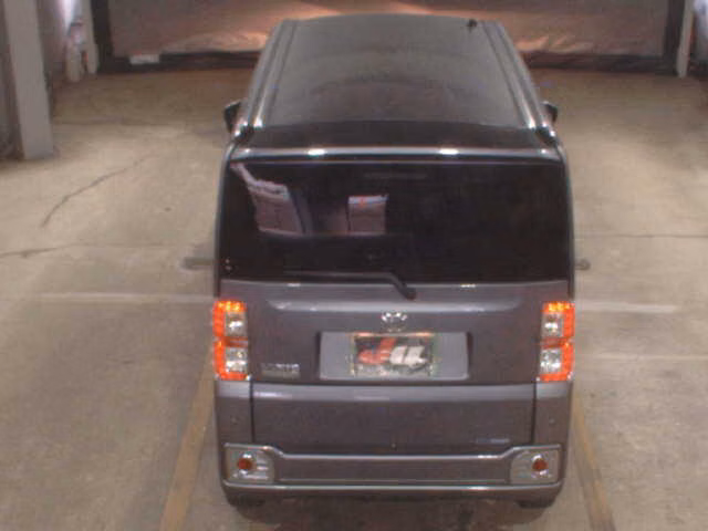 TOYOTA PIXIS MEGA