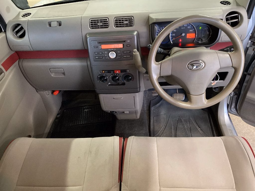 DAIHATSU MOVE CONTE