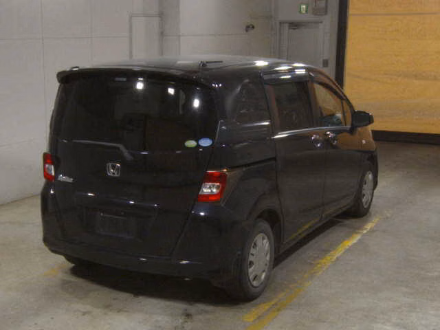 HONDA FREED SPIKE