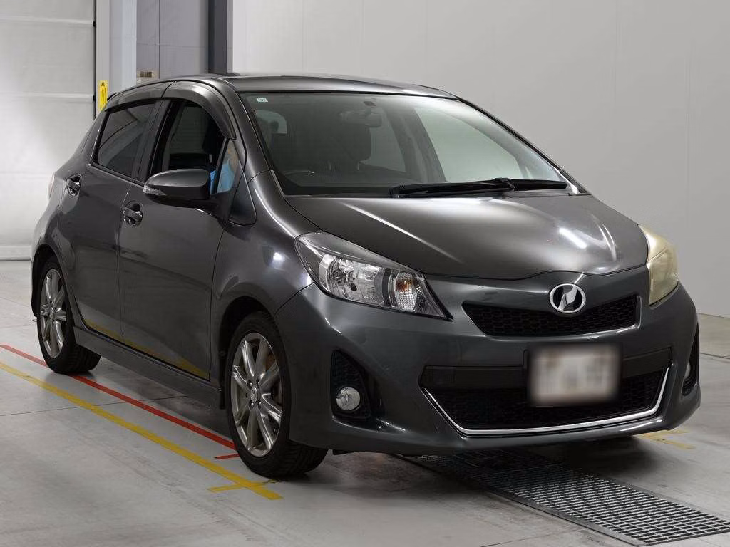 TOYOTA VITZ