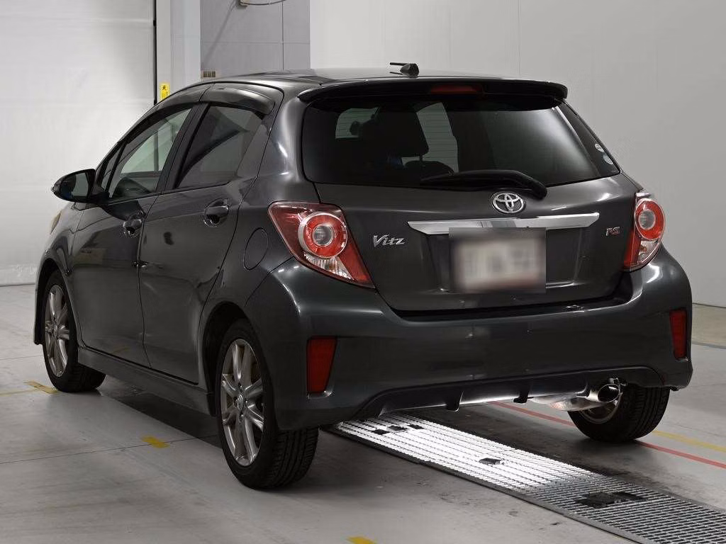 TOYOTA VITZ
