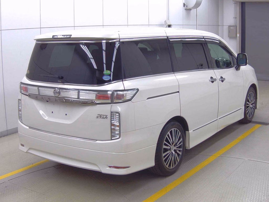 NISSAN ELGRAND