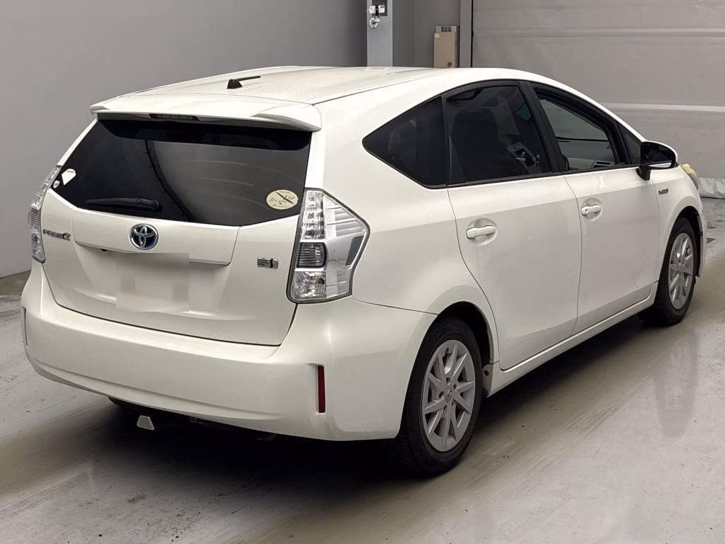 TOYOTA PRIUS ALPHA