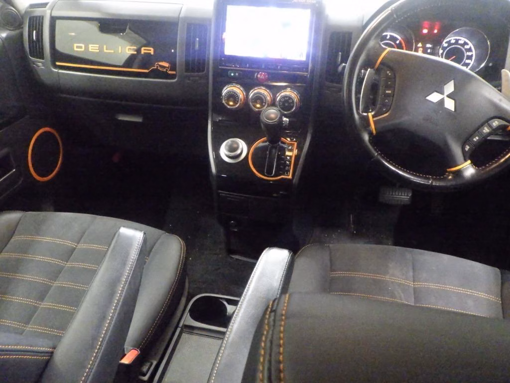 MITSUBISHI DELICA D:5