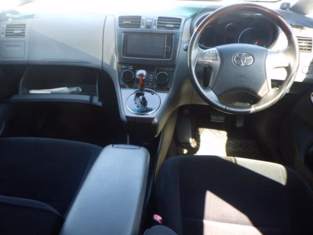 TOYOTA MARK X ZIO