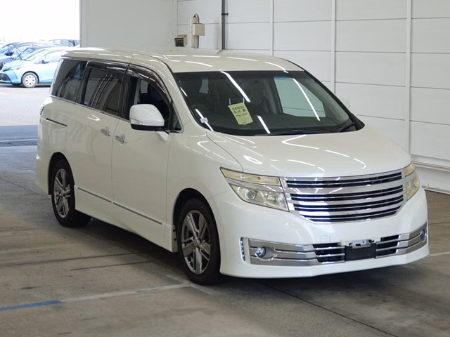 NISSAN ELGRAND