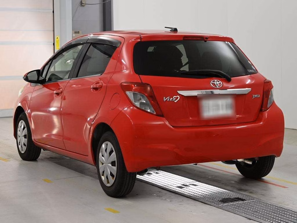 TOYOTA VITZ