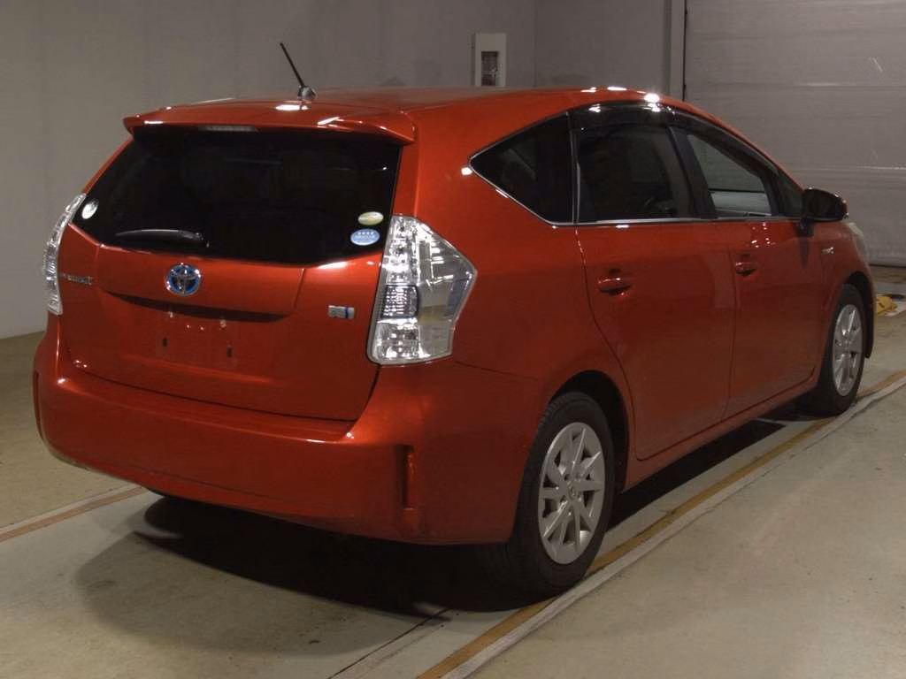 TOYOTA PRIUS ALPHA