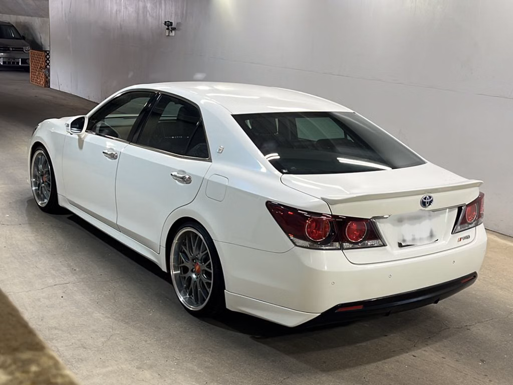 TOYOTA CROWN
