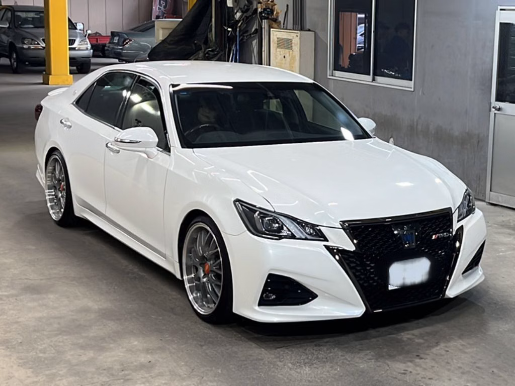 TOYOTA CROWN