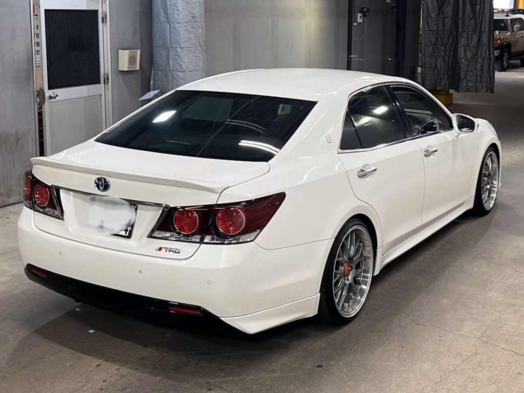 TOYOTA CROWN