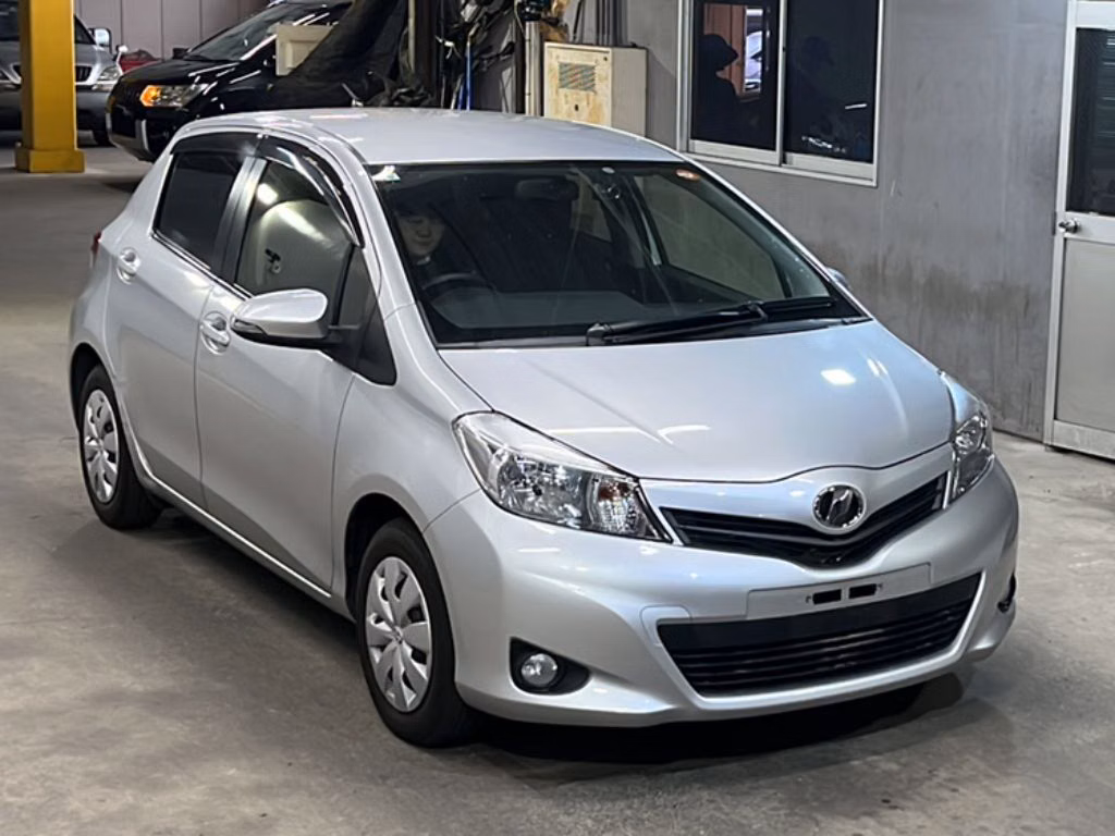 TOYOTA VITZ