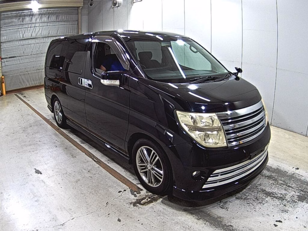 NISSAN ELGRAND