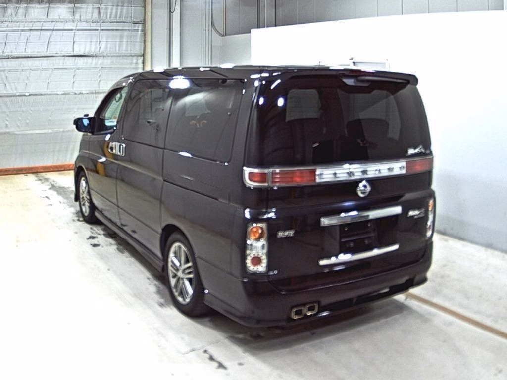 NISSAN ELGRAND