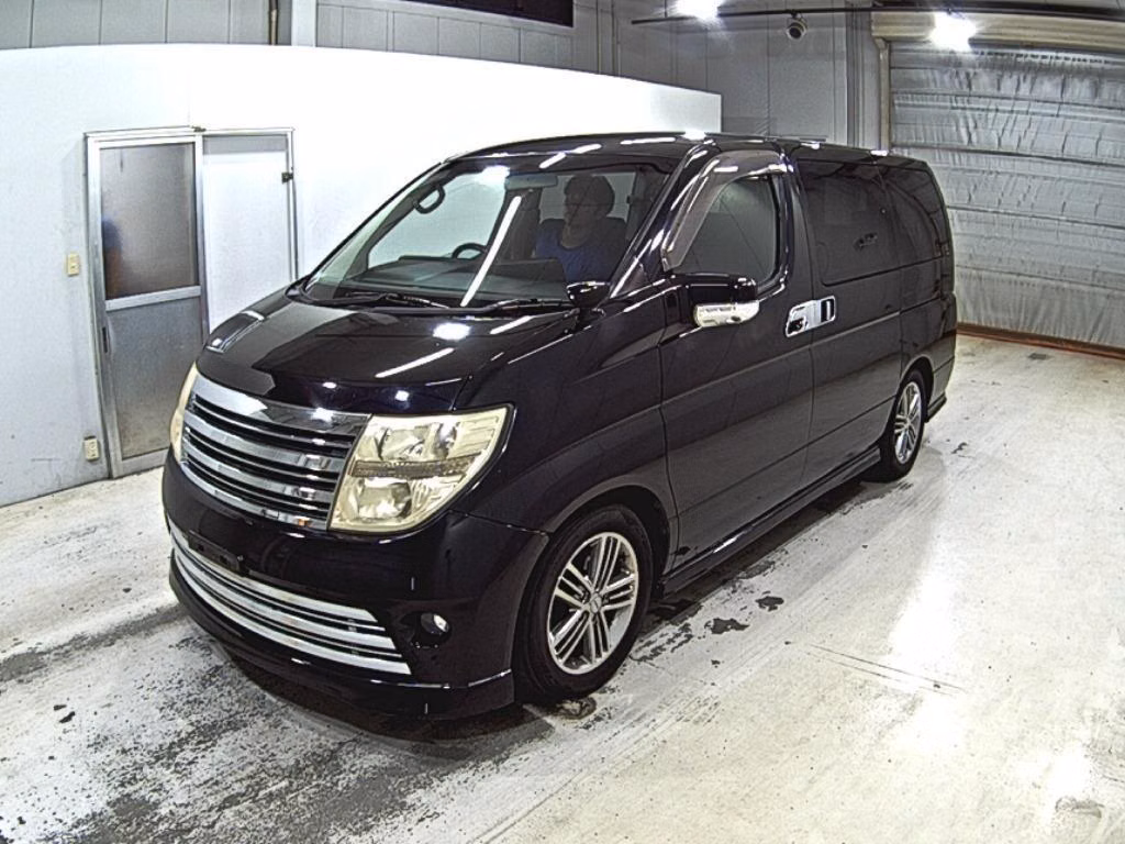 NISSAN ELGRAND