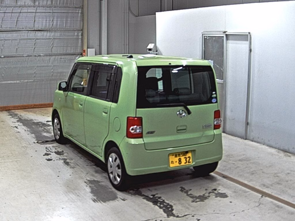 DAIHATSU MOVE CONTE