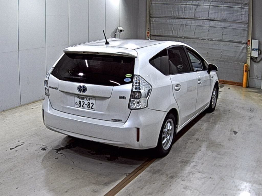TOYOTA PRIUS ALPHA