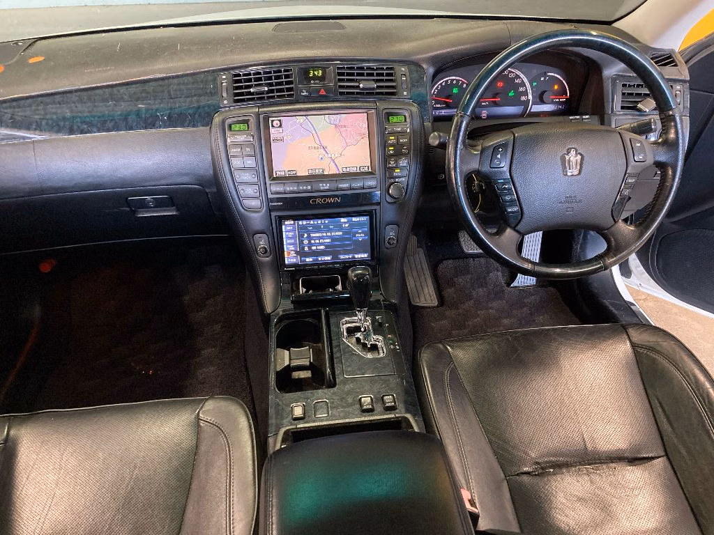 TOYOTA CROWN