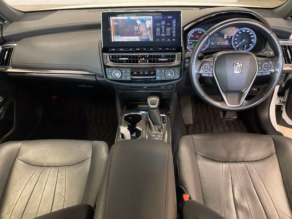 TOYOTA CROWN