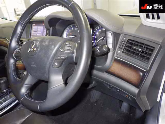 MITSUBISHI PROUDIA