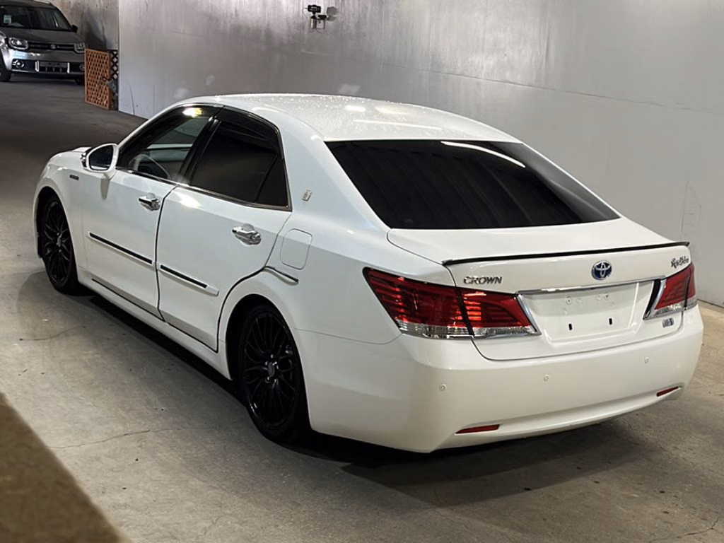 TOYOTA CROWN