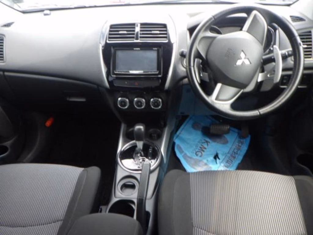 MITSUBISHI RVR