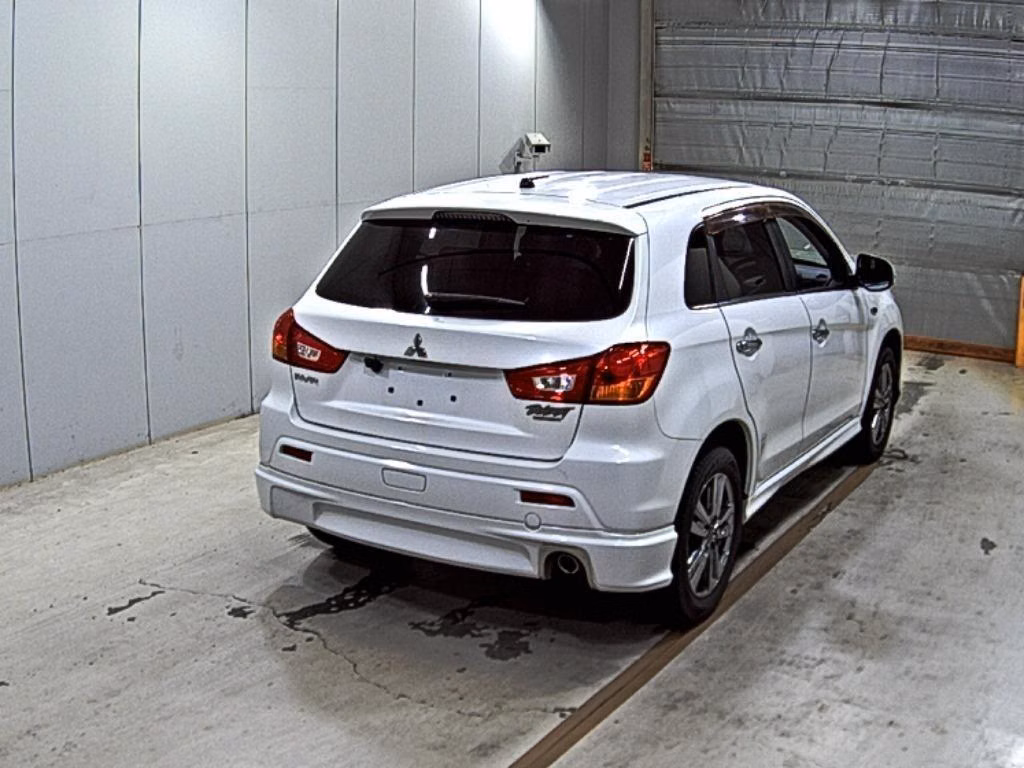 MITSUBISHI RVR