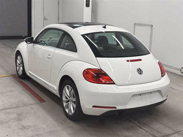 VOLKSWAGEN BEETLE