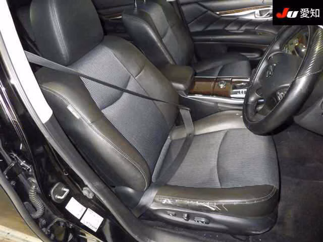 NISSAN FUGA